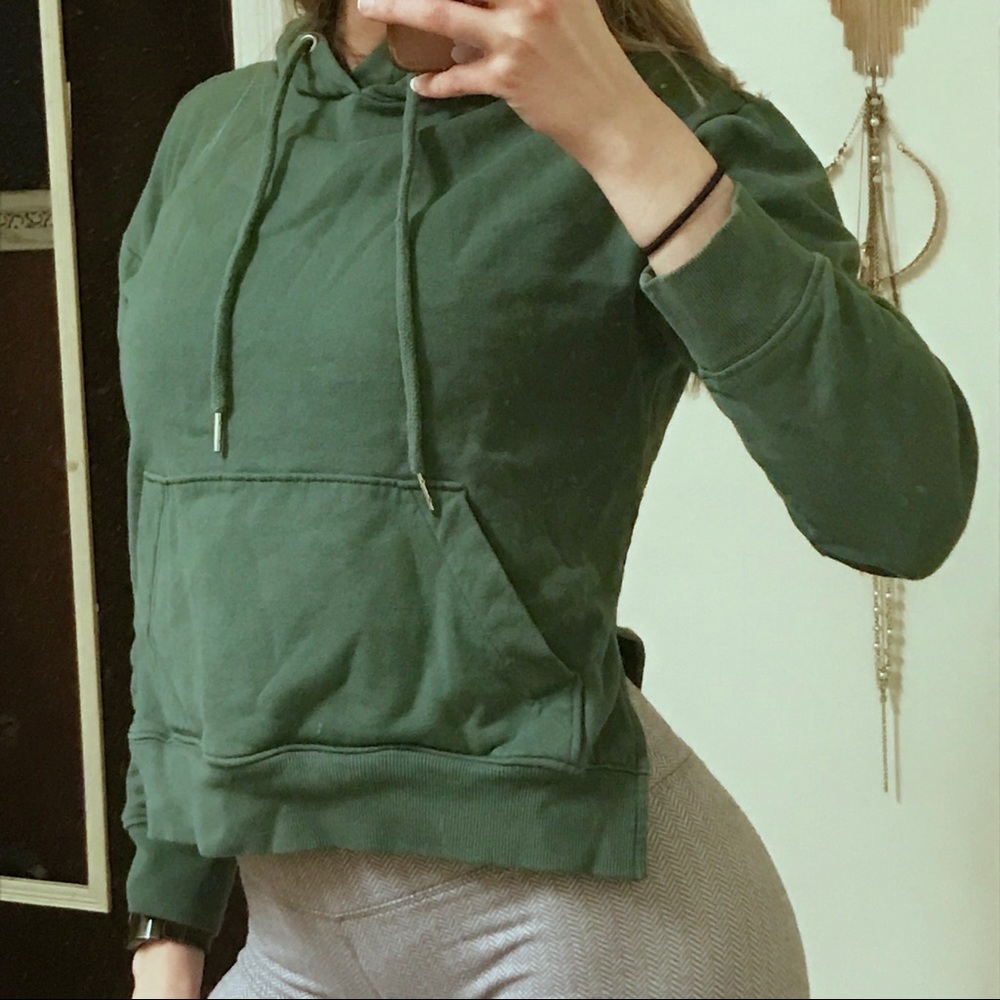green cropped hoodie